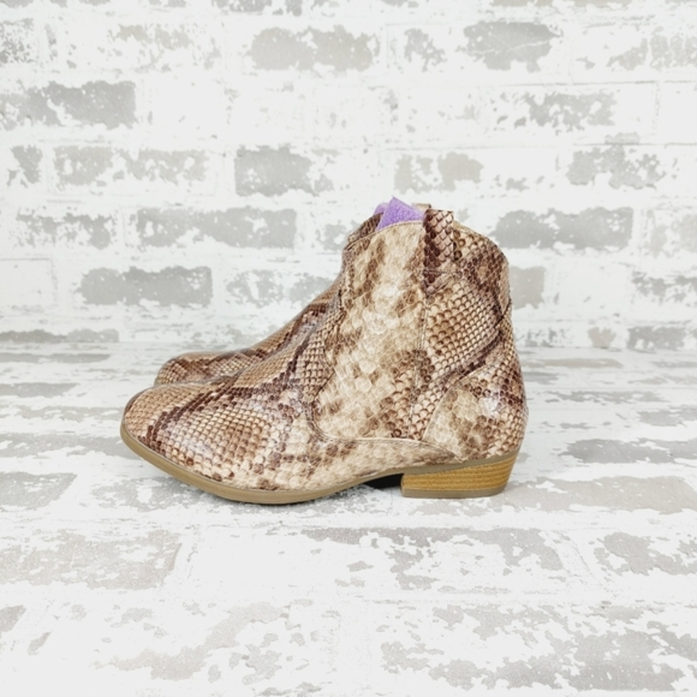 Report Karnita Tan Brown Snake Print Zip Up Pointed Toe Ankle Boots W125